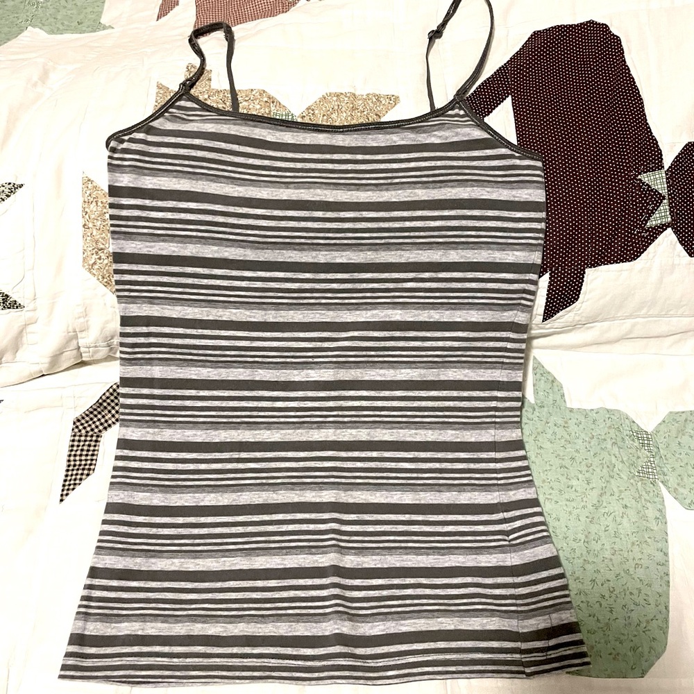 Gray stripped Aeropostale tank